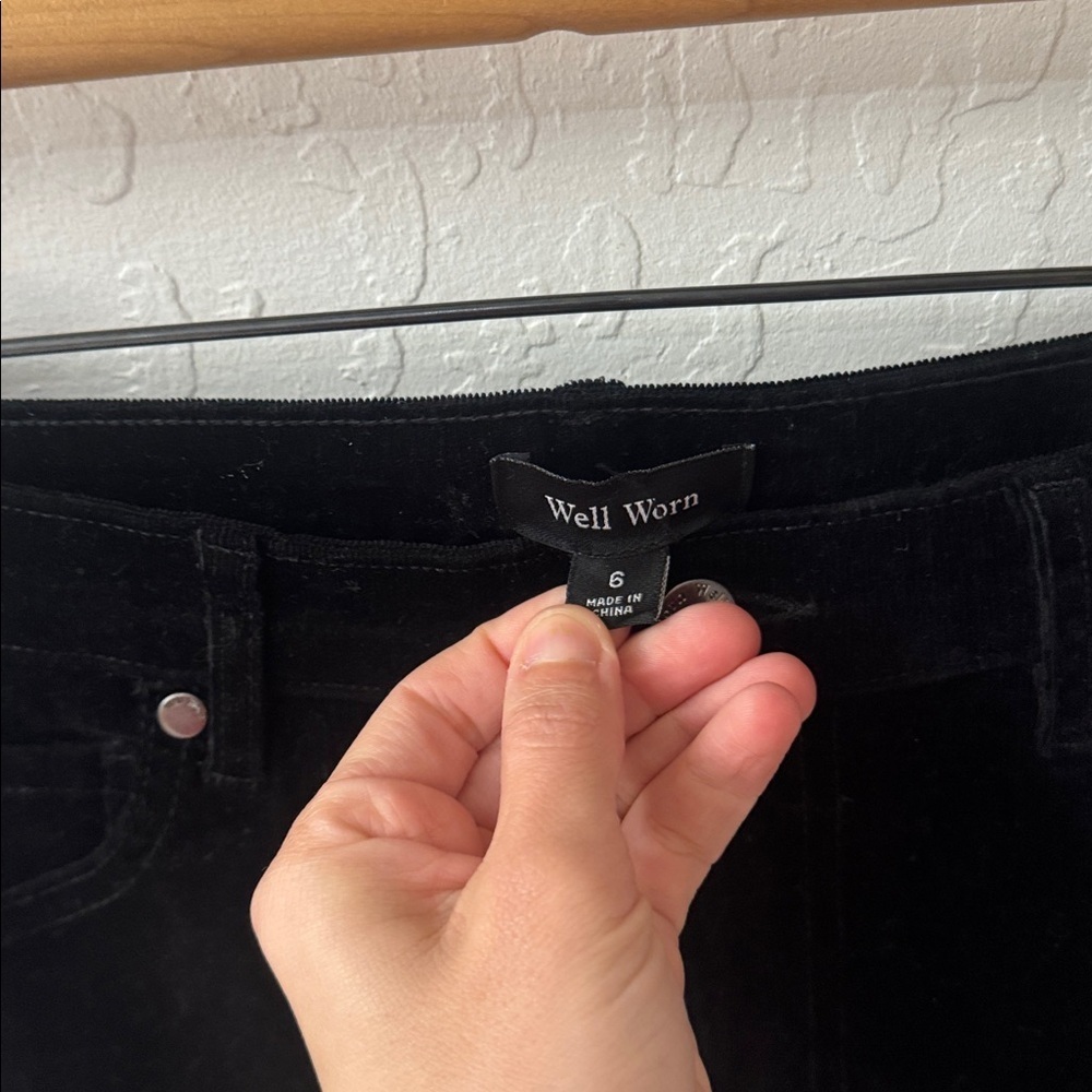 Well Worn Black Micro Corduroy Skinny Jean Size 6 - Picture 3 of 4